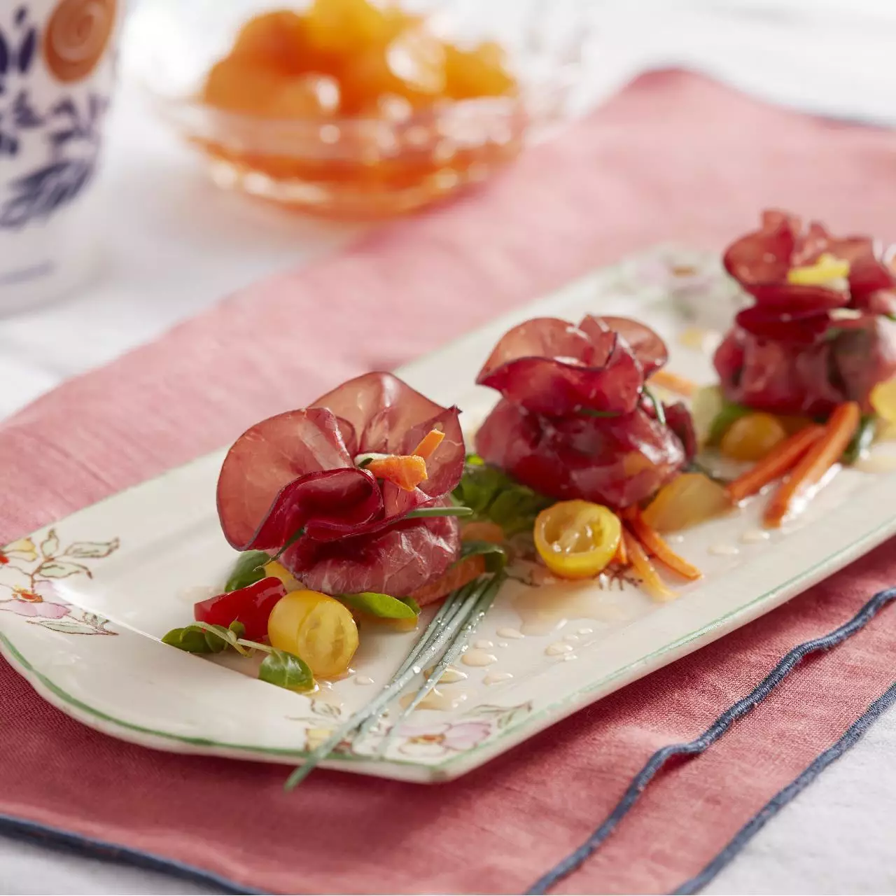 Bresaola bites with Zenzero Fabbri and crunchy vegetables