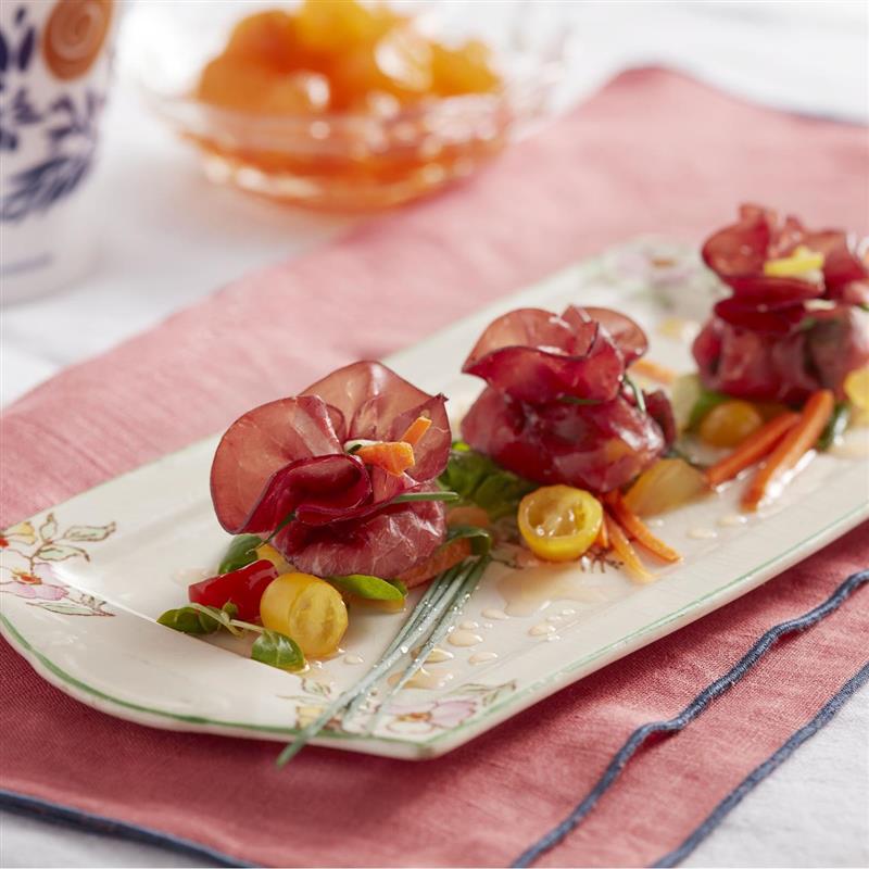 Bresaola bites with Zenzero Fabbri and crunchy vegetables