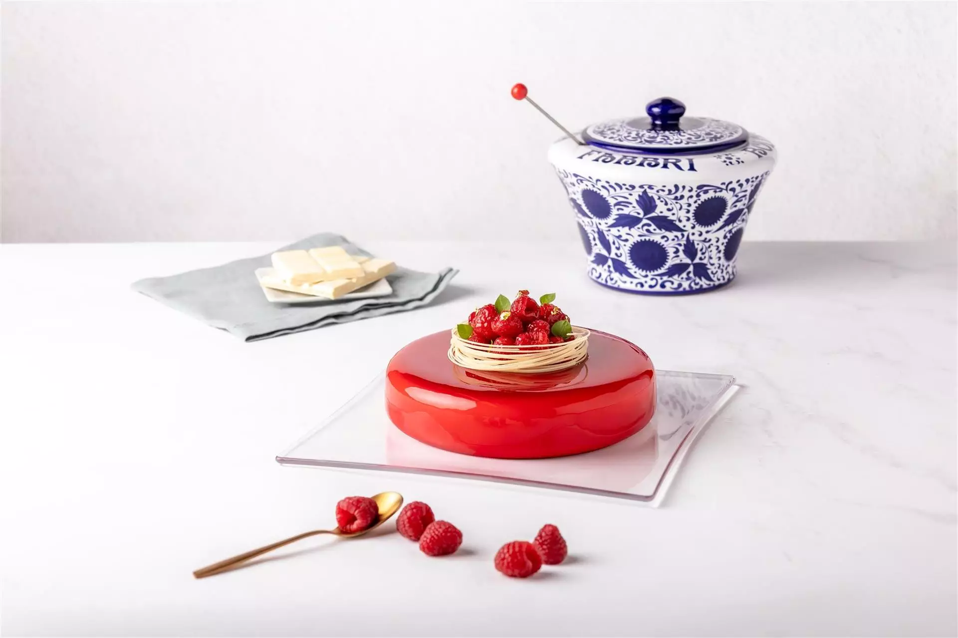 For a glossy, shiny finish, the new raspberry Nappage!